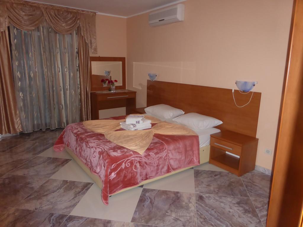 Apartments Mara Budva Bagian luar foto